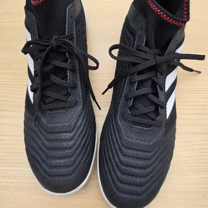 [BUNJANG] Adidas Predator 18.3 Futsal Shoes / 아디다스 프레데터 18.3 풋살화 300