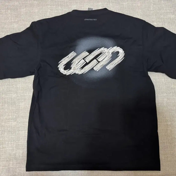 [BUNJANG] Unaffected Super Radiance Short Sleeve T-Shirt / 언어펙티드 super radiance 반팔 티셔츠 최초세탁1번 0회착