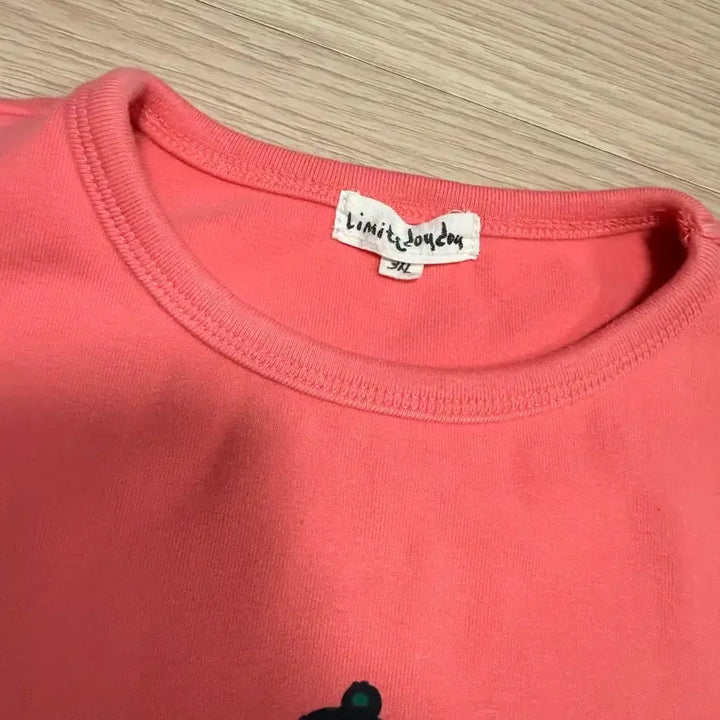 [BUNJANG] Limité Doudou XXXL T-Shirt Size 140 / 리미떼두두 XXXL 티 140사이즈
