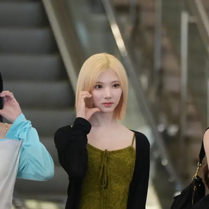 [BUNJANG] Hatooh Artist Airport Photoset / 하투하 공항 데이터 팝니다