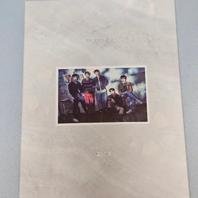 [BUNJANG] Day6 Sunrise Gold Moon Version Sungfil 4-Cut Photo &amp; 2-Cut Photo Bundle Set / 데이식스 문라이즈 골드문 버전 (원필 4컷포토&amp;2컷포토 포함) 판매합니다