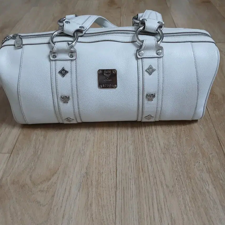[BUNJANG] MCM Genuine White Boston Bag Tote Bag / MCM 정품 화이트 보스턴백 토트백 가방