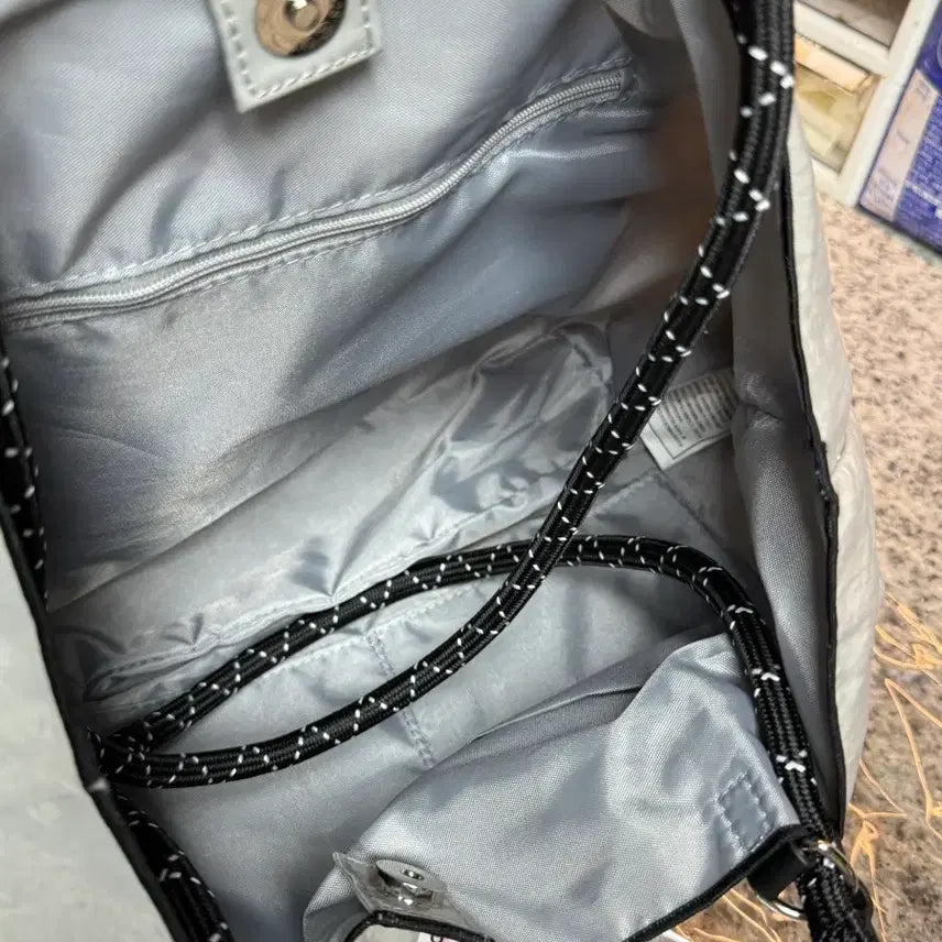 [BUNJANG] Hello Kitty Grey Tote Bag / (정품) 헬로키티 그레이 토트백
