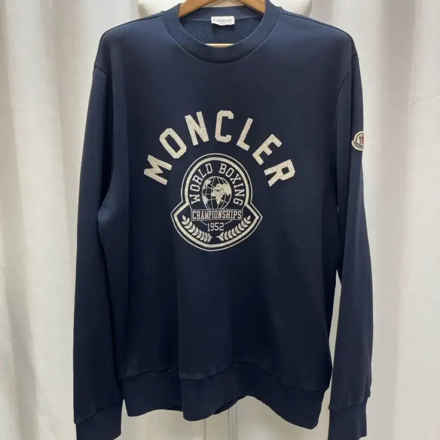 [BUNJANG] Moncler World Boxing Logo Sweatshirt Navy XXL / 몽클레어 월드 박싱 로고 맨투맨 네이비 XXL (105~110) 23FW