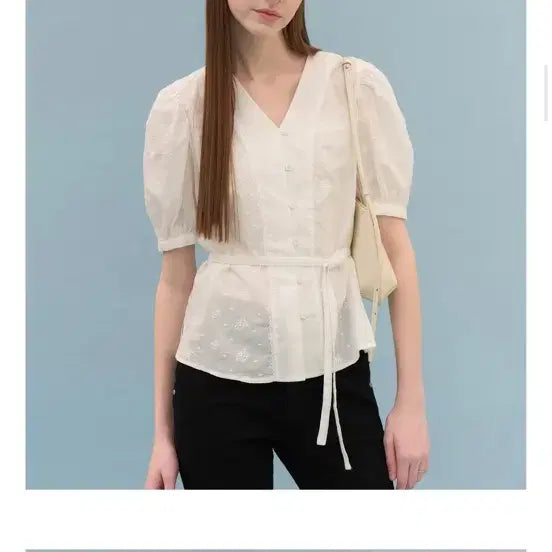 [BUNJANG] FYEO LOEN Flower V-Neck Blouse / fyeo loen flower v-neck blouse