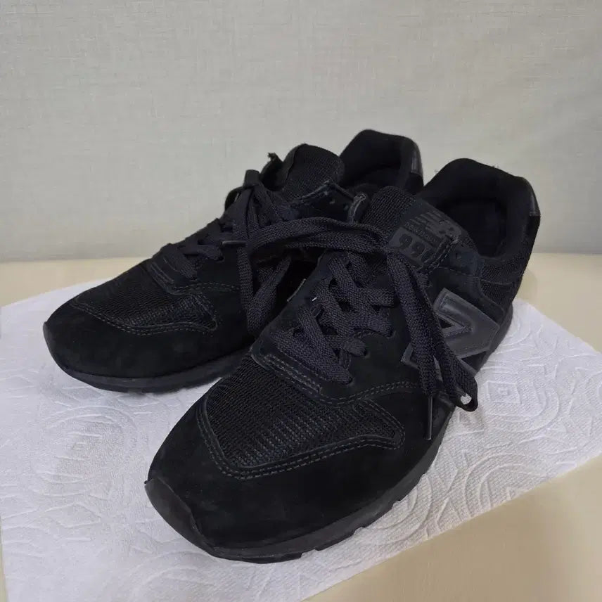 [BUNJANG] New Balance 996 Triple Black Sneakers (Size 275) / 뉴발란스 996 트리플블랙 275