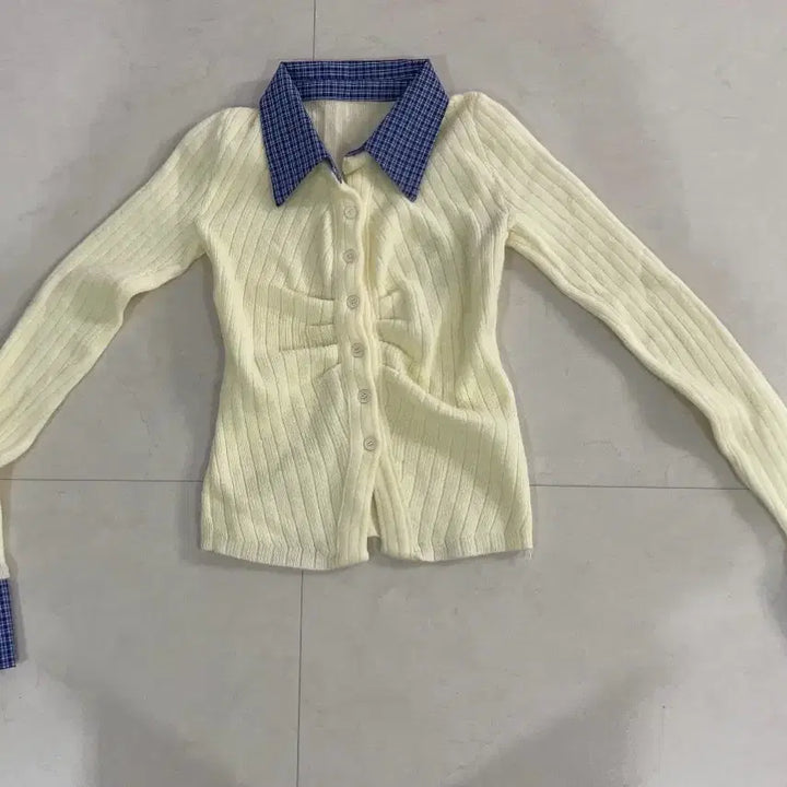 [BUNJANG] Color-Blocked Collar Ribbed Knit Cardigan / 배색 카라 골지 니트 가디건