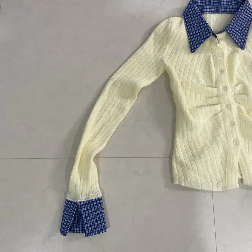 [BUNJANG] Color-Blocked Collar Ribbed Knit Cardigan / 배색 카라 골지 니트 가디건