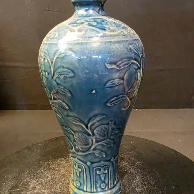 [BUNJANG] Korean Celadon Vase with Fruit Motifs / 250509-1 남청유 양각 과실문매병