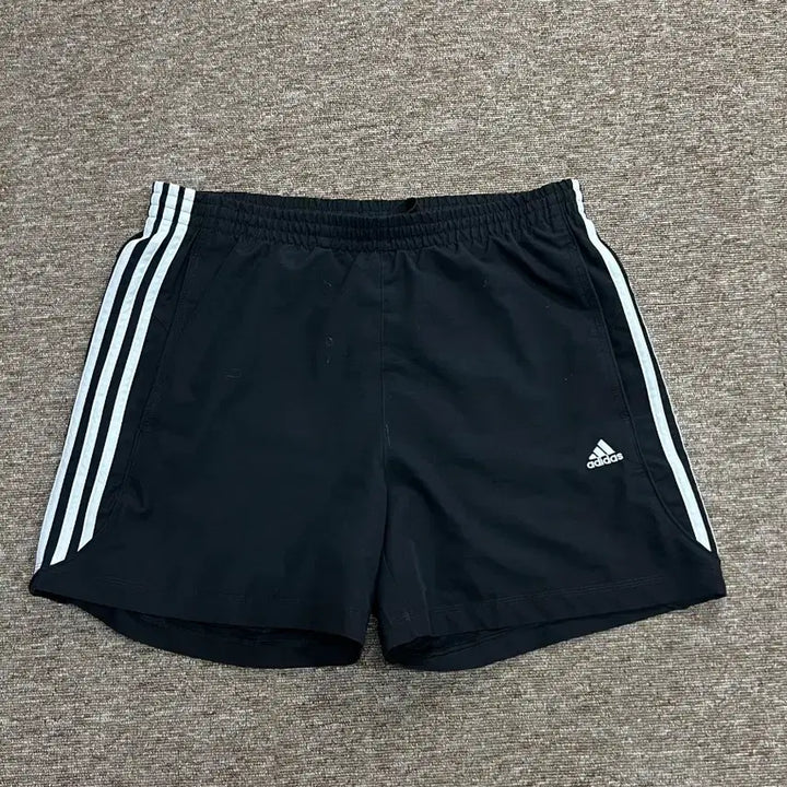 [BUNJANG] Adidas Three-Stripes Training Shorts Black / 아디다스 삼선 트레이닝 쇼츠 110