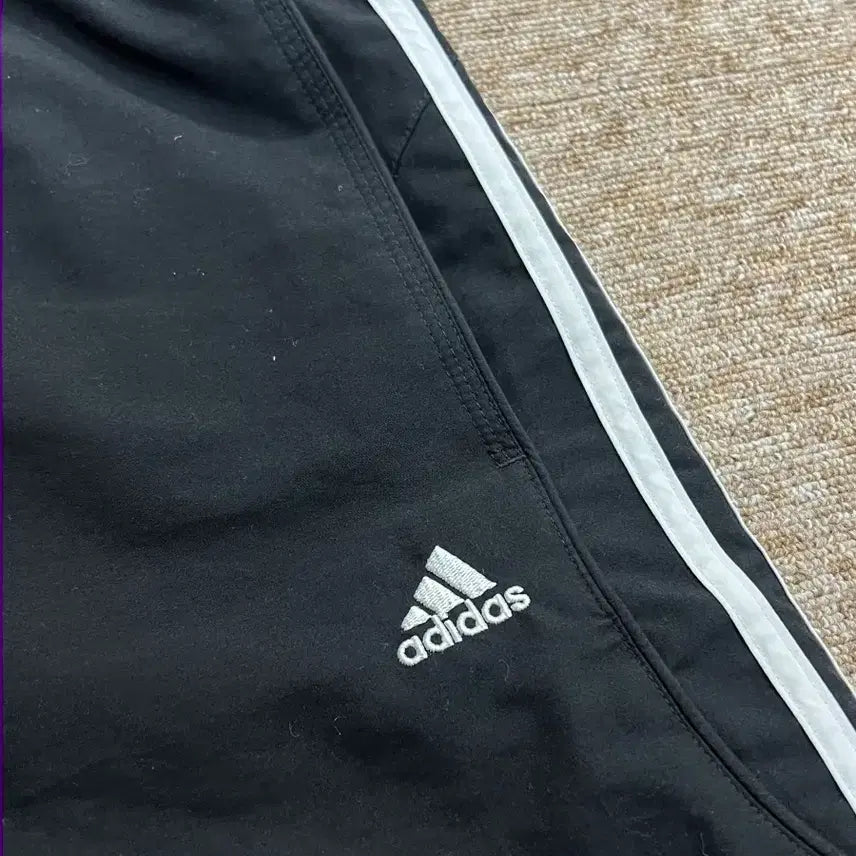 [BUNJANG] Adidas Three-Stripes Training Shorts Black / 아디다스 삼선 트레이닝 쇼츠 110