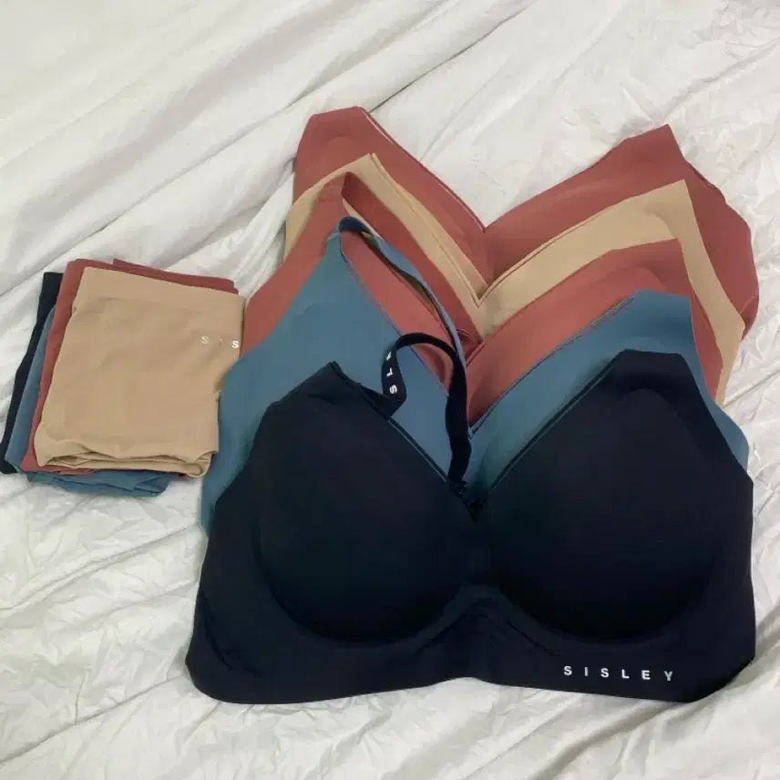 [BUNJANG] Sisley Bra and Panty Set (5 Bras + 4 Panties) / 시슬리 브라팬티 세트(브라5+팬티4)