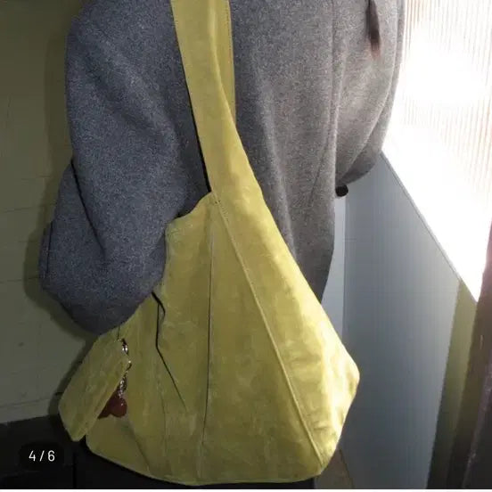 [BUNJANG] POTE Suede Hobo Bag Olive / pote 스웨이드 호보백 올리브