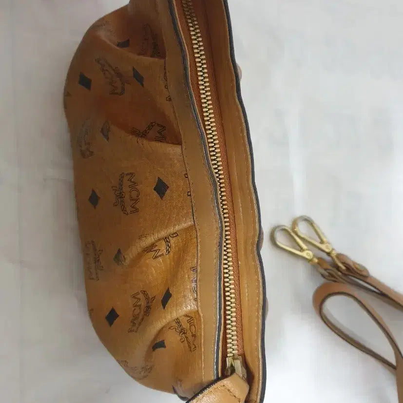 [BUNJANG] MCM Logo Mini Crossbody Bag / MCM 로고 미니 크로스백