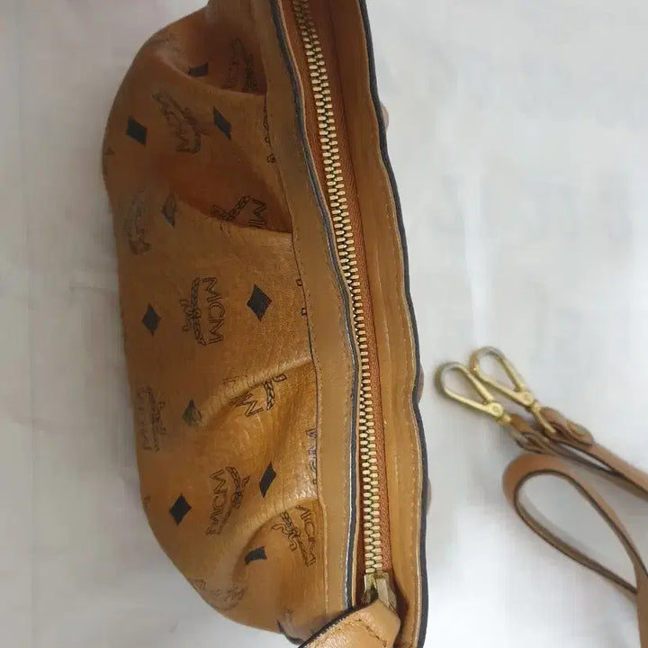 [BUNJANG] MCM Logo Mini Crossbody Bag / MCM 로고 미니 크로스백
