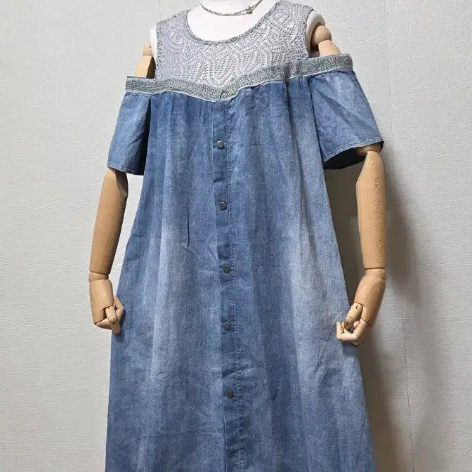 [BUNJANG] Denim Shoulder Cut-Out Dress / 데님 숄더 트임 원피스