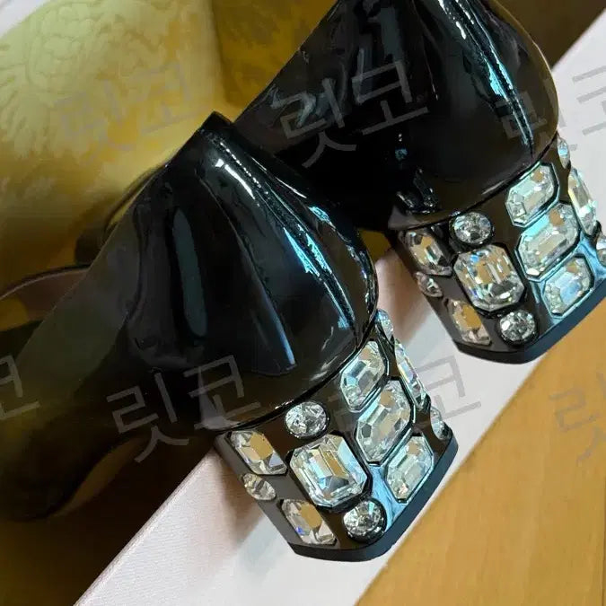 [BUNJANG] Miu Miu Patent Leather Kitten Heels - Size 36.5 (235mm) / 미우미우 키튼힐 36.5사이즈 235mm