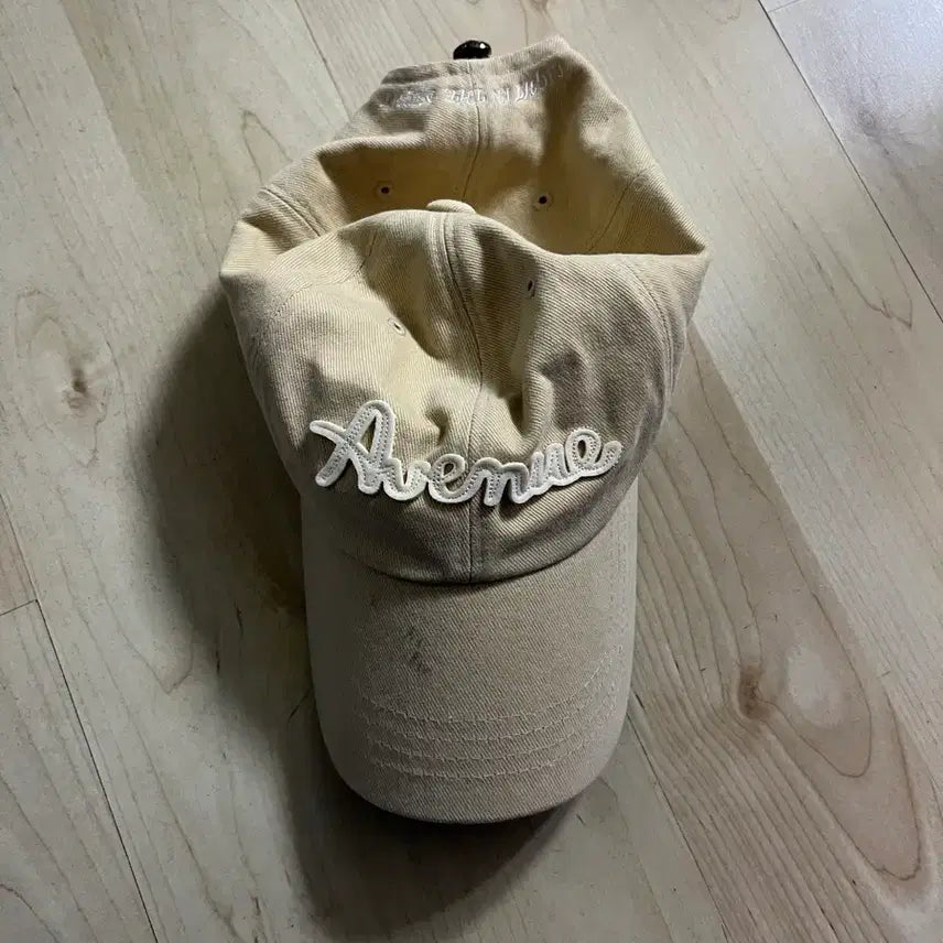 [BUNJANG] Lyn Avenue Beige Cap / 린에비뉴 베이지모자