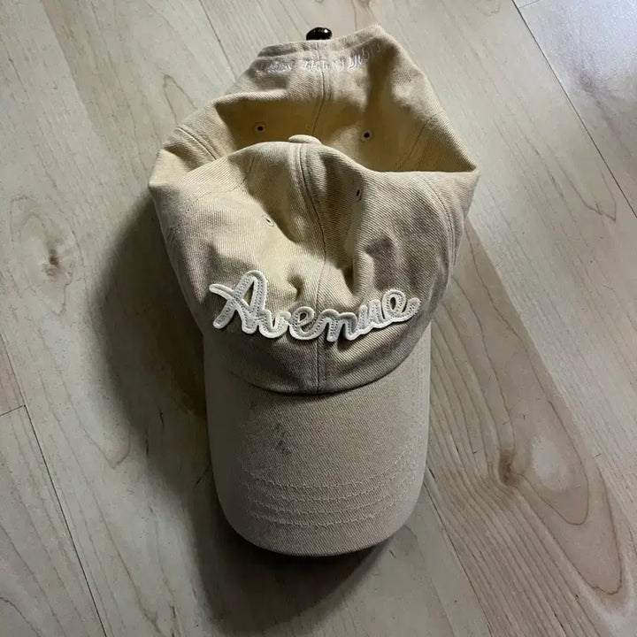 [BUNJANG] Lyn Avenue Beige Cap / 린에비뉴 베이지모자
