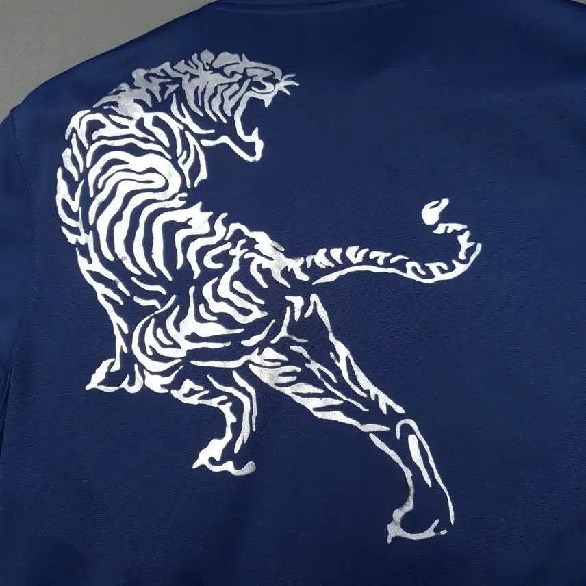 [BUNJANG] Onitsuka Tiger Navy Silver Shiny Tiger Logo Track Jacket / M) 오니츠카타이거 네이비 실버 유광 타이거 호랑이 사이드라인 져지 95