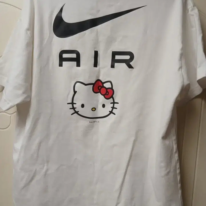 [BUNJANG] Nike x Hello Kitty Collaboration T-Shirt / 나이키 AIR 헬로키티 콜라보 티셔츠 화이트한정판이에요