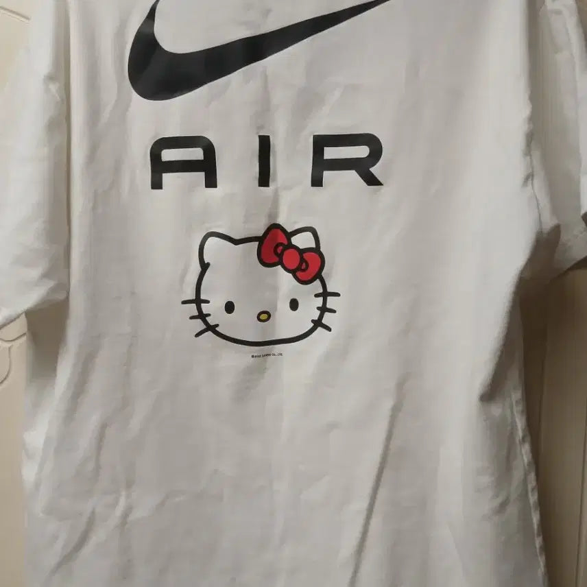 [BUNJANG] Nike x Hello Kitty Collaboration T-Shirt / 나이키 AIR 헬로키티 콜라보 티셔츠 화이트한정판이에요