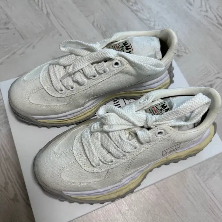 [BUNJANG] Mihara Yasuhiro Larry Sneakers White Size 42 / 미하라 야스히로 래리 42