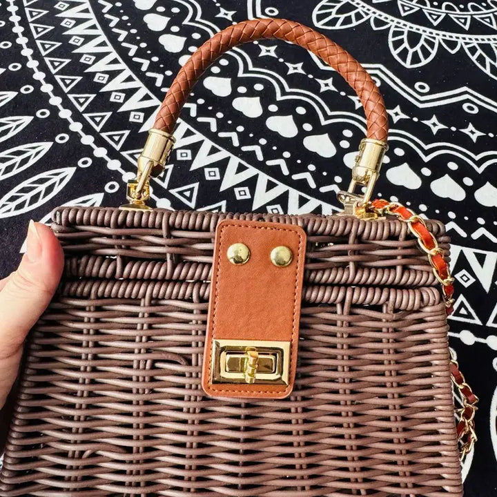 [BUNJANG] Brown Rattan Crossbody Bag - Unique, New / 브라운 라탄가방/ 크로스백/ 택포/ 유니크/ 새제품/ 완전이쁨