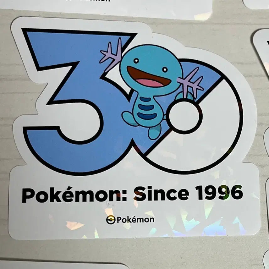 [SOLD OUT] 30주년 포켓몬 로고 스티커 우파