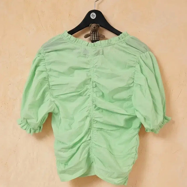 [BUNJANG] STYLENANDA Light Khaki Shirring Crop Blouse M / STYLENANDA]  연카키 셔링 크롭 블라우스 (M)