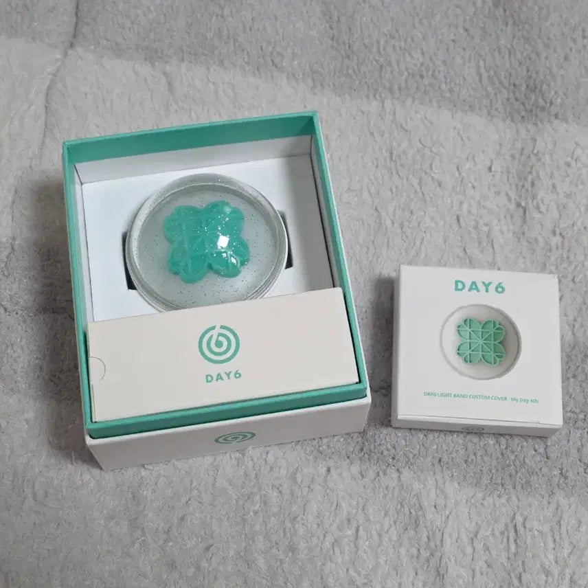 [BUNJANG] Day6 My Day Watch 3 + My Day 4th Gen Cover Bundle Set / 데이식스 마데워치3 + 마이데이 4기 커버 판매합니다