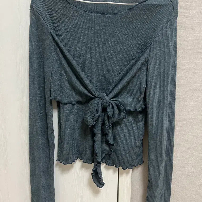 [BUNJANG] SHEIN Cross Lace-up Long Sleeve T-Shirt / 쉬인 크로스 레이스업 긴팔티셔츠