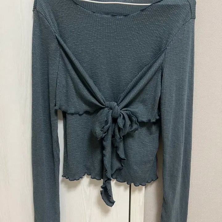 [BUNJANG] SHEIN Cross Lace-up Long Sleeve T-Shirt / 쉬인 크로스 레이스업 긴팔티셔츠