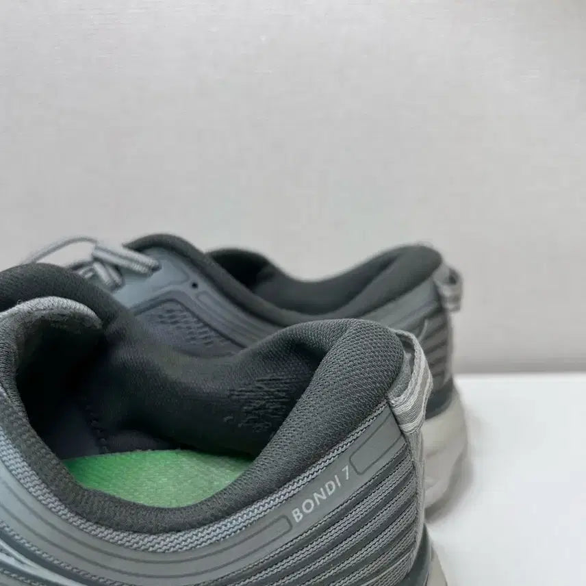 [BUNJANG] Hoka Bondi 7 Running Shoes / 호카 본디7 (265)