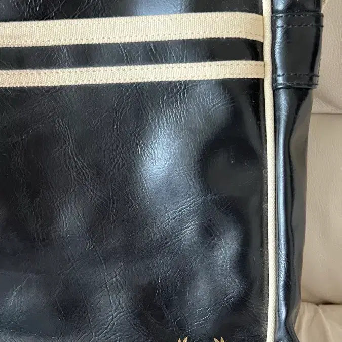 [BUNJANG] Fred Perry Vintage Crossbody Messenger Bag / [정품] Fred Perry 프레드페리 빈티지 크로스백 메신저백