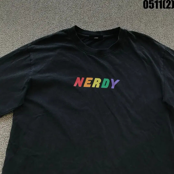 [BUNJANG] NERDY Rainbow Logo Short Sleeve T-Shirt Black L / 널디 NERDY 레인보우 로고 반팔 티셔츠 블랙 L
