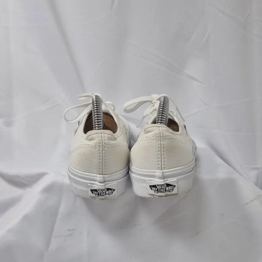 [BUNJANG] Vans Authentic White Sneakers / 빈티지하서 230 반스 어센틱 화이트 스니커즈