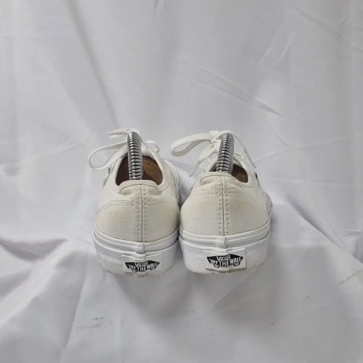 [BUNJANG] Vans Authentic White Sneakers / 빈티지하서 230 반스 어센틱 화이트 스니커즈