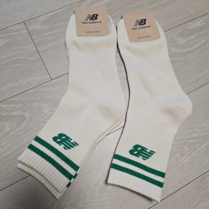 [BUNJANG] New Balance Green Line Socks (2 Pairs) / 뉴발 그린 라인 양말 2켤레