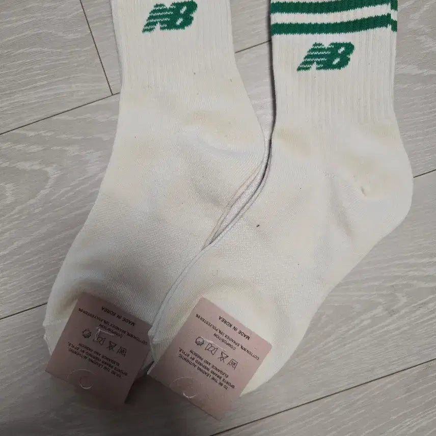 [BUNJANG] New Balance Green Line Socks (2 Pairs) / 뉴발 그린 라인 양말 2켤레
