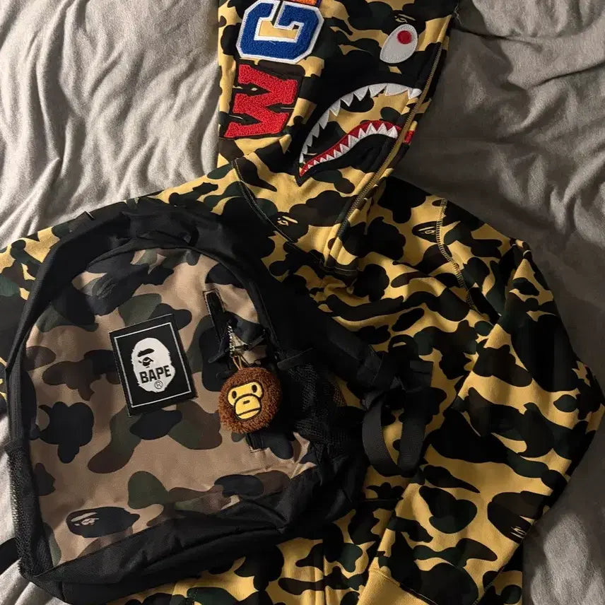 [BUNJANG] BAPE Shark Hoodie (Size S) / 베이프 샤크후드 s 교환 (s정품만)