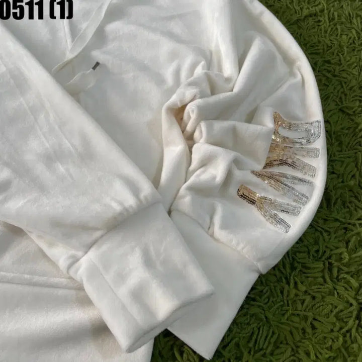 [BUNJANG] DKNY White Velvet Hooded Zip-Up Jacket (S) / DKNY 화이트 벨벳 후드 집업 S