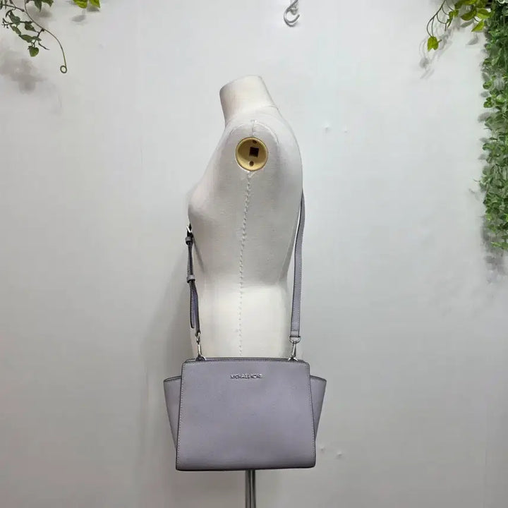 [BUNJANG] Michael Kors Selma Small Messenger Bag Lavender / 마이클코어스 셀마 스몰 메신저백 라벤더