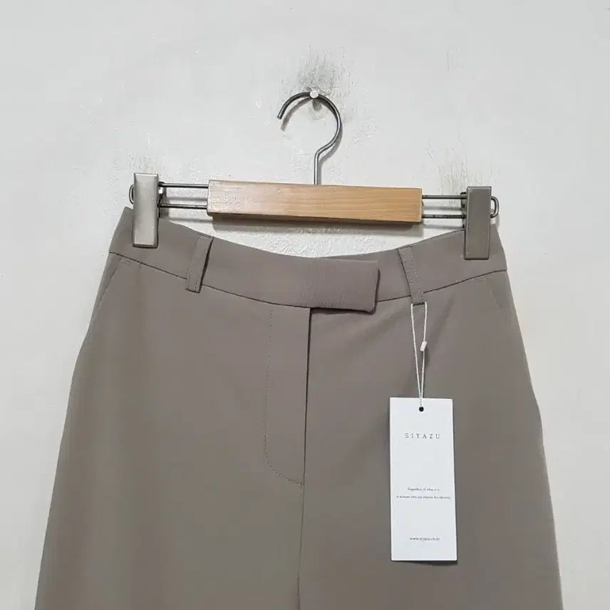 [BUNJANG] SIYAZA Signature Trousers Slacks (Size S) / SIYAZA 시아쥬 시그니처 트라우저 슬랙스 S사이즈 새제품