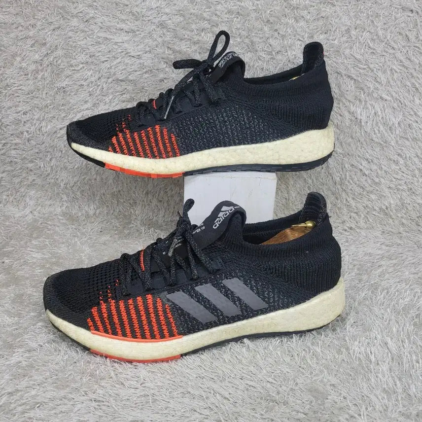 [BUNJANG] Adidas Pulseboost HD Black Solar Sneakers (Size 270) / 구제짱짱맨 270 아디다스 펄스부스트 HD 블랙 솔라 스니커즈