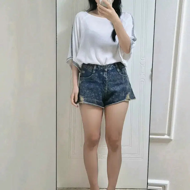 [BUNJANG] Denim Cut-Off Hem Distressed Shorts / 데님 밑단 컷팅 데미지 숏팬츠