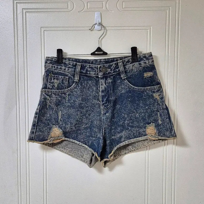 [BUNJANG] Denim Cut-Off Hem Distressed Shorts / 데님 밑단 컷팅 데미지 숏팬츠
