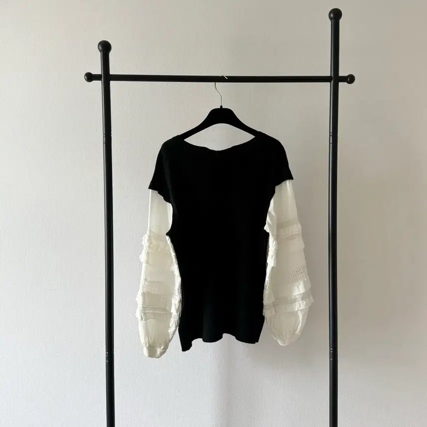[BUNJANG] WANI Black Frill Lace Sleeve Knit / sj와니 블랙 프릴 레이스 소매 니트
