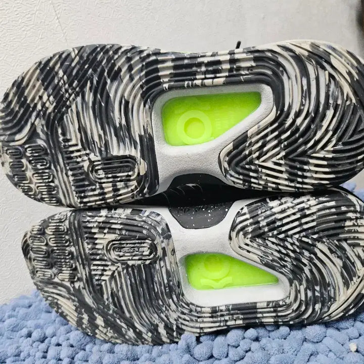 [BUNJANG] Nike KD 14 EP Art Energy / 나이키 KD 14 EP 아트 에너지  260
