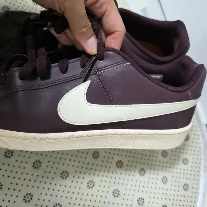 [BUNJANG] Nike Court Royale AC Burgundy Sneakers / 나이키 코트 로얄 AC 버건디 스니커즈